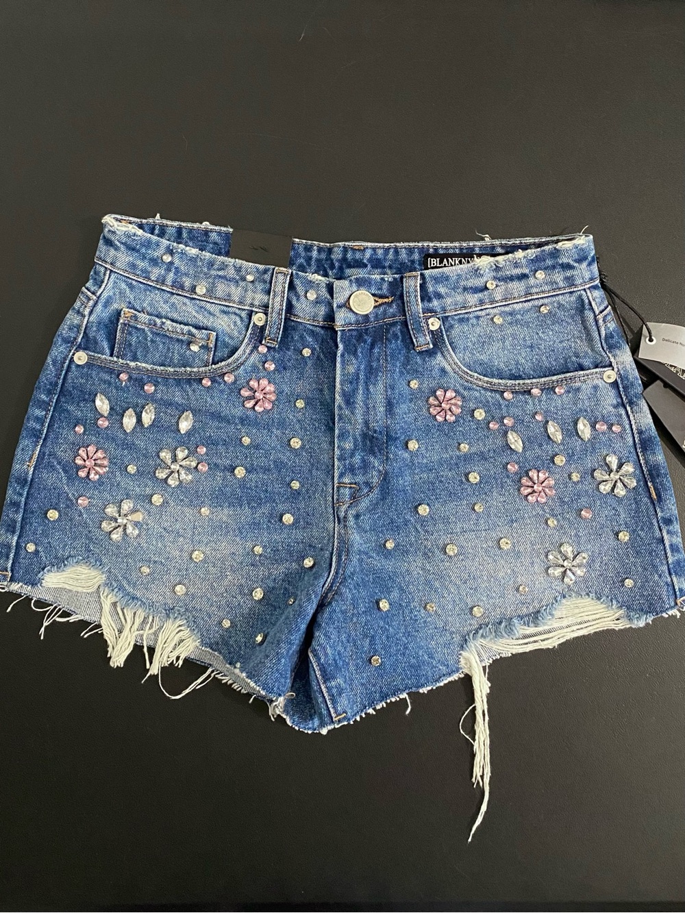 New Blank NYC Rhinestone Studded Floral Embellished Jean Shorts Size 26 - Picture 5 of 13